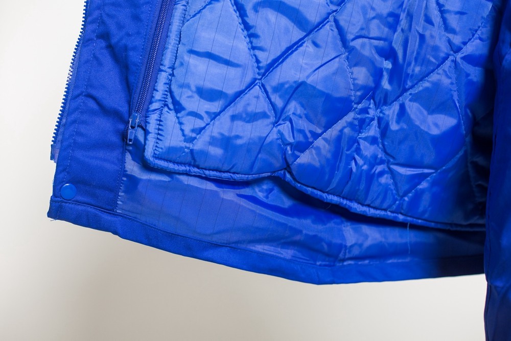 冬季棉服防靜電細節(jié)展示 冬季棉服防靜電細節(jié)展示