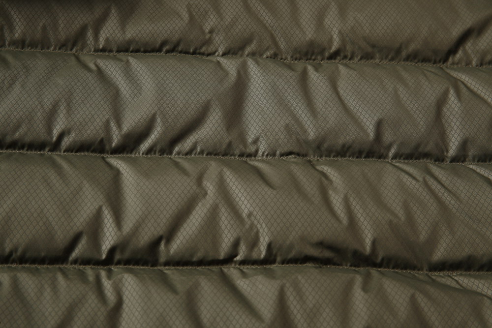 冬季羽絨服細節(jié)展示