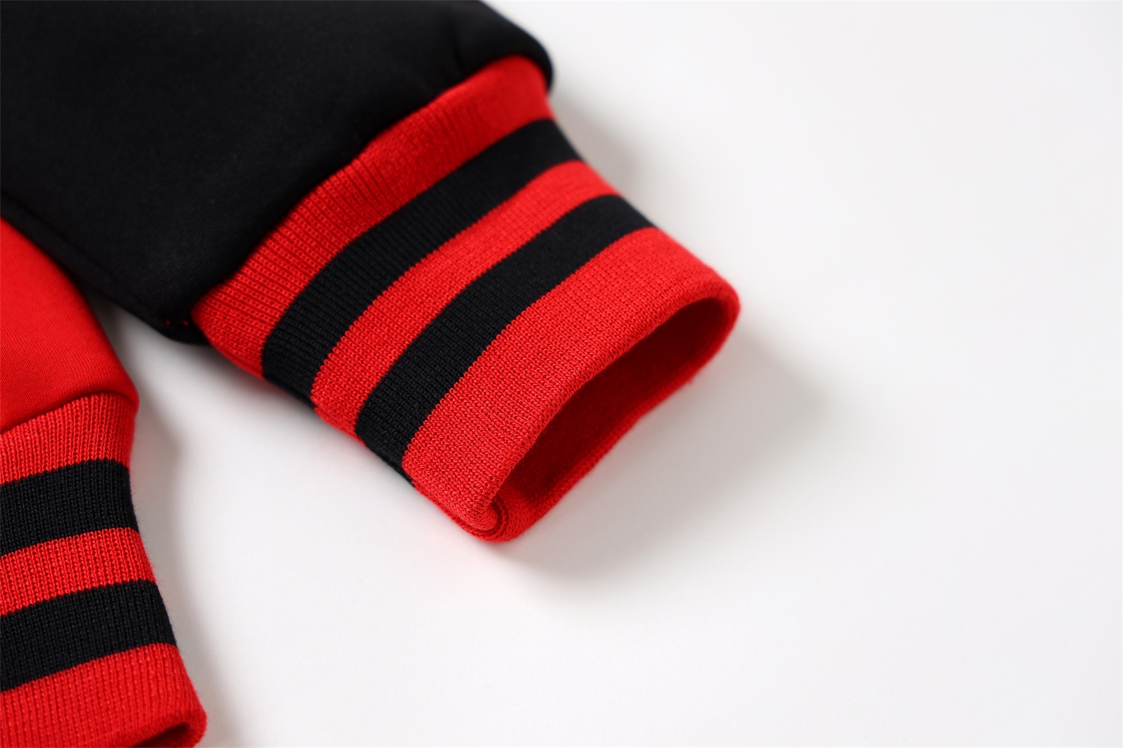 衛(wèi)衣細(xì)節(jié)展示